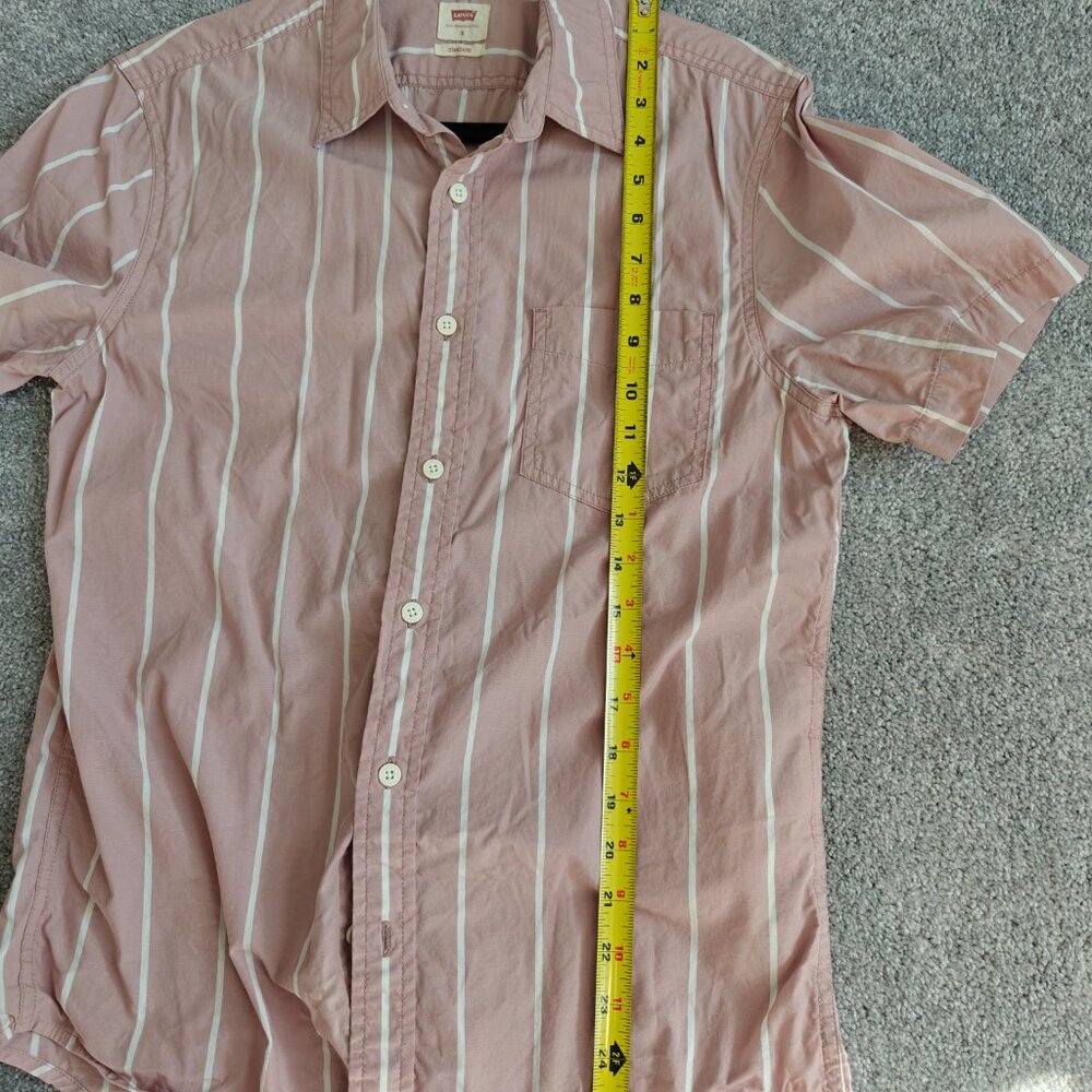 Levi's Men's Small standard pink and white stripe short sleeve button down - Picture 3 of 4